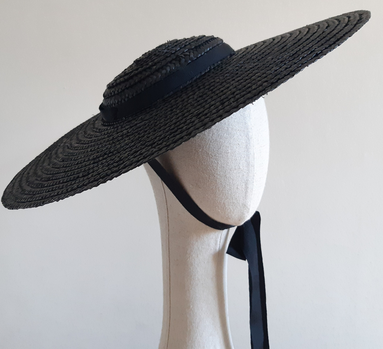 E-Shop display picture 2