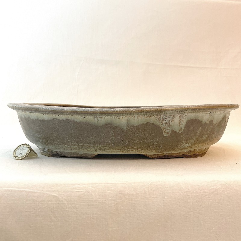 Glazed lipped oval
