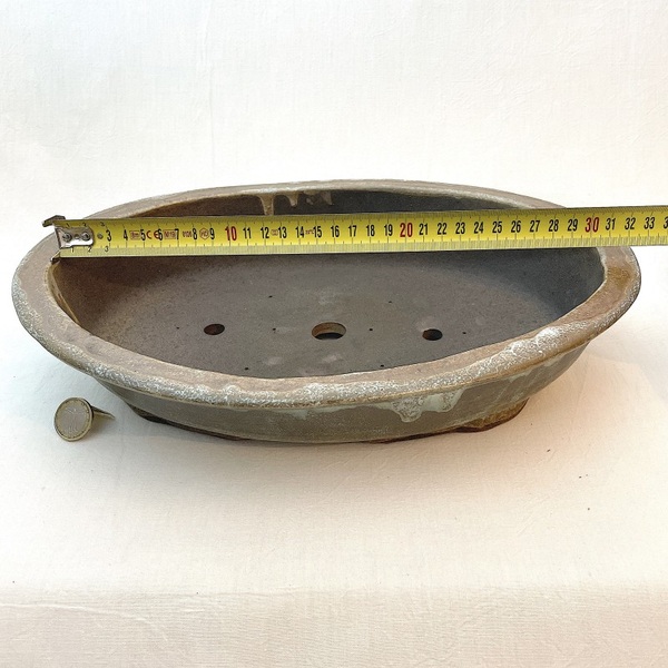 Glazed lipped oval