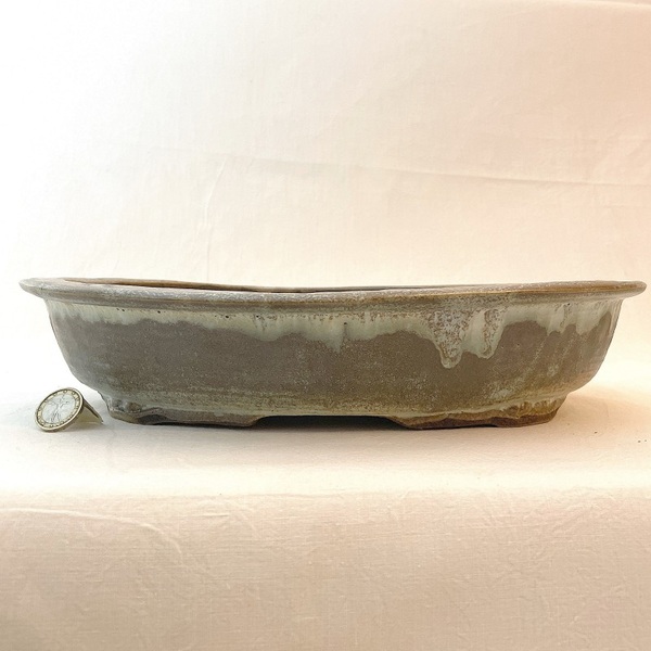 Glazed lipped oval