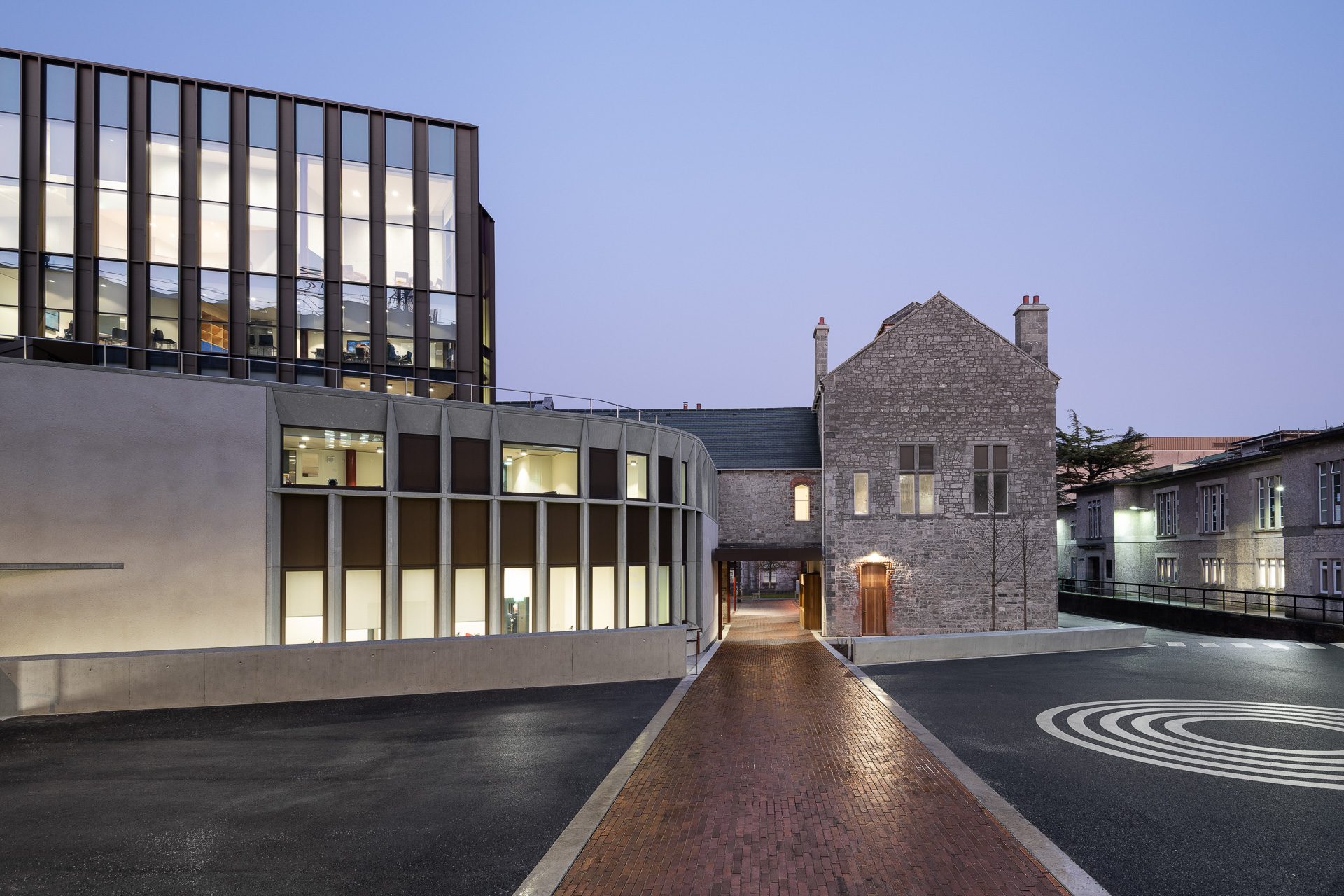 architecture UCC Hub