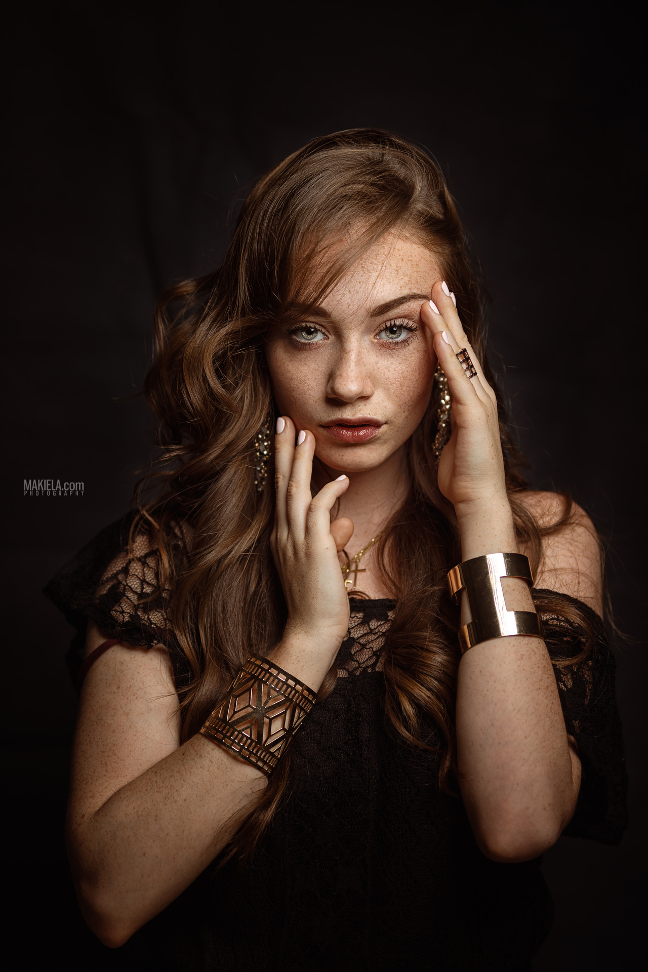 Carolina Samani:  Behind The Scenes On Instagram - yk82xhk