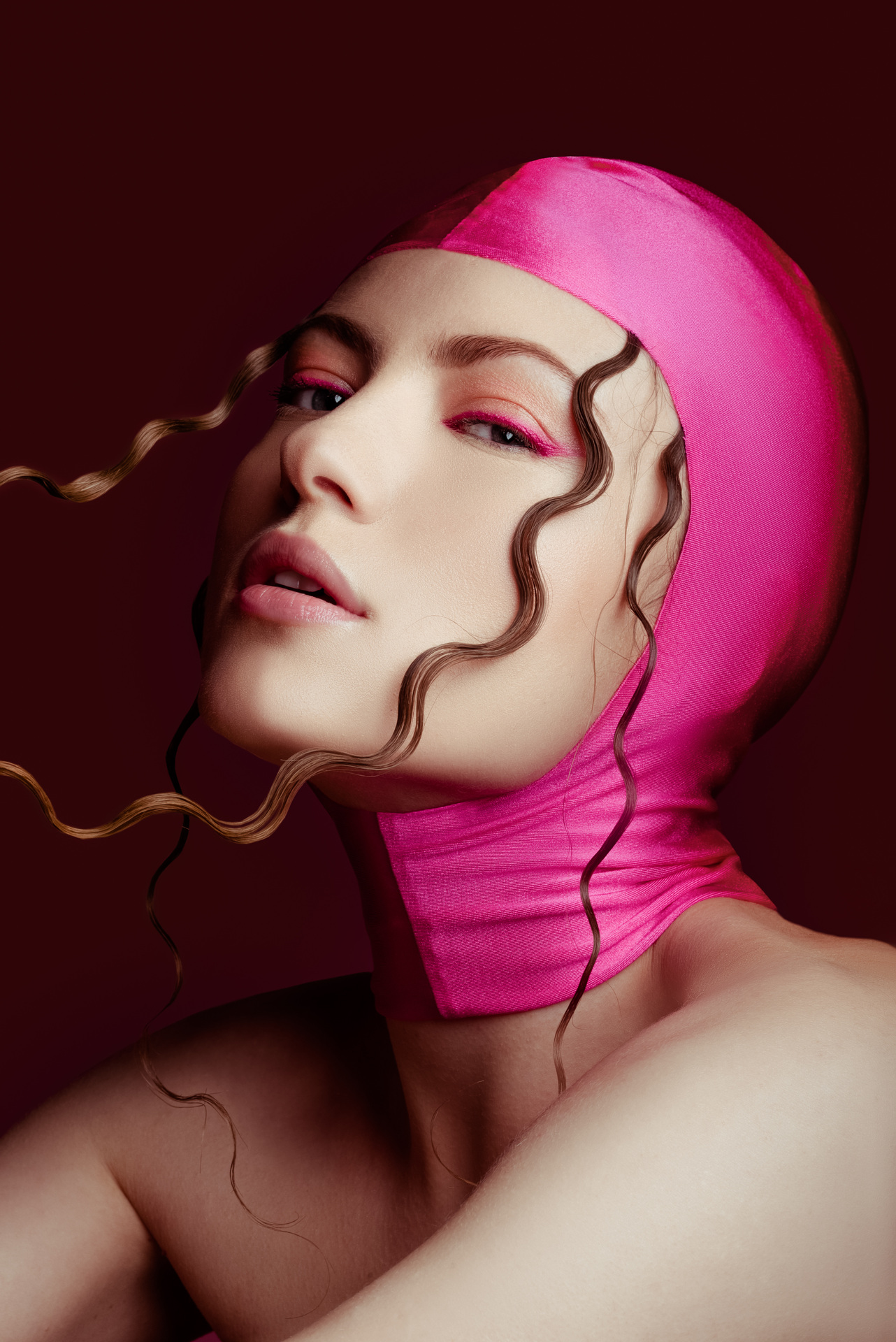 Shades of Pink on Horizont Magazine