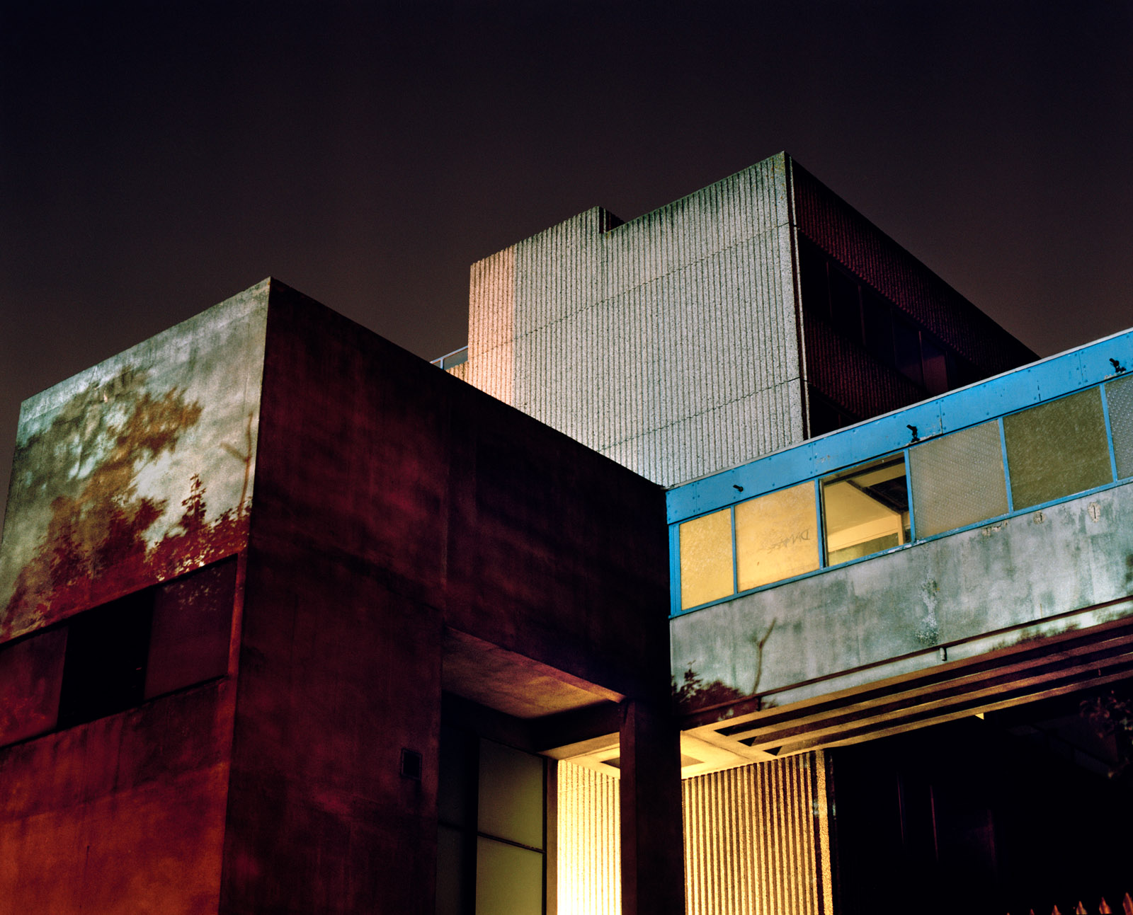 Spaces : A amazing image depicting a gorgeous scenery. Its tones are just bold and blend flawlessly. The layout looks fantastic, with the features are also very sharp.